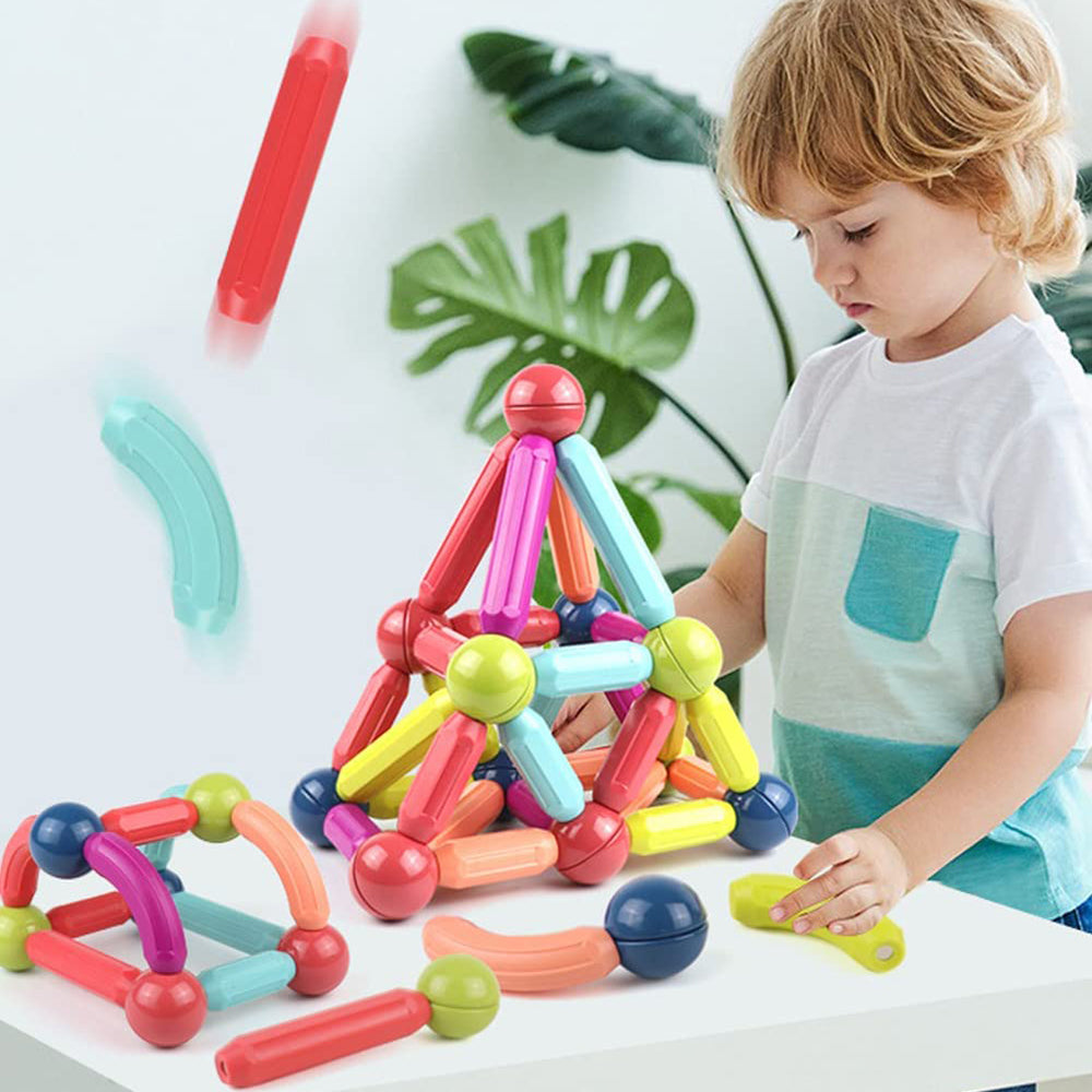 Brastoy Blocos De Montar Magnéticos 68 Peças Em Caixa BM02