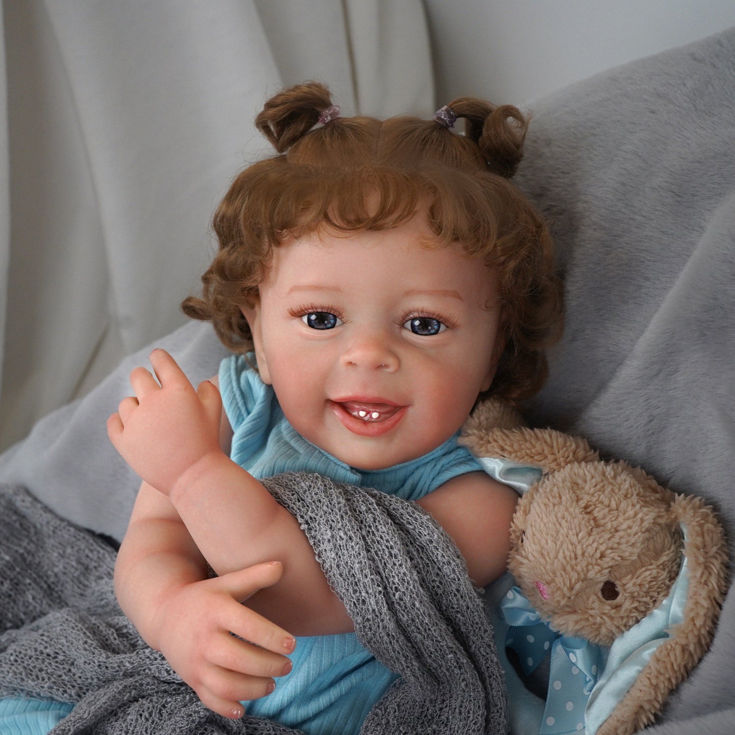 Brastoy Pintada Boneca Bebê Reborn Realista De Silicone Menina 55cm Olhos Azuis OTA-IG566CS