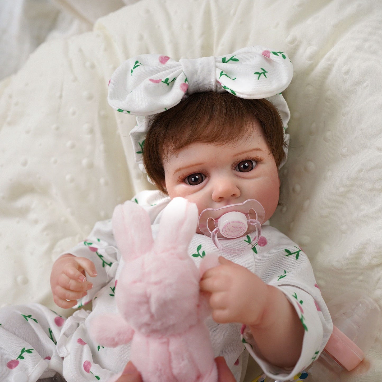 Brastoy Menina Bebê Reborn Pintada Silicone Boneca 48cm Princesa Vestido Branco OTA-IG229CS