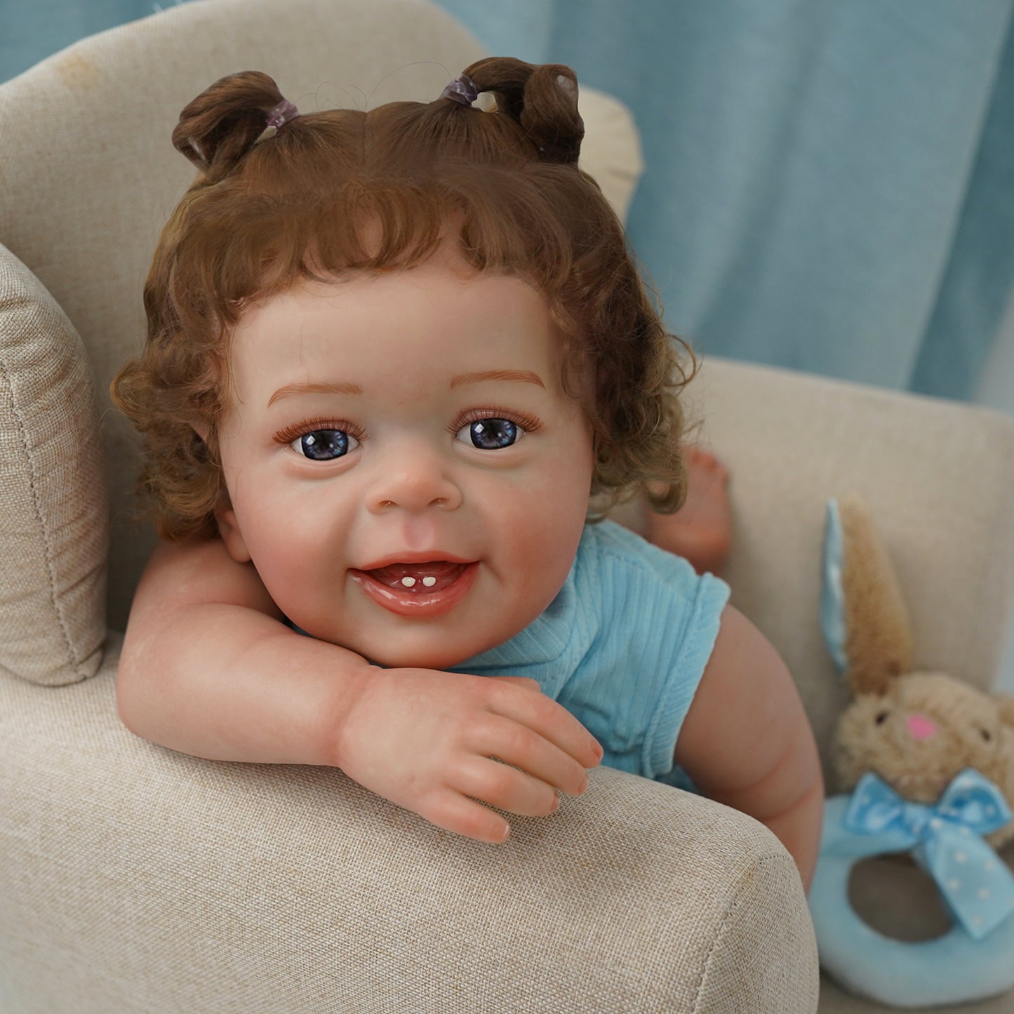 Brastoy Pintada Boneca Bebê Reborn Realista De Silicone Menina 55cm Olhos Azuis OTA-IG566CS