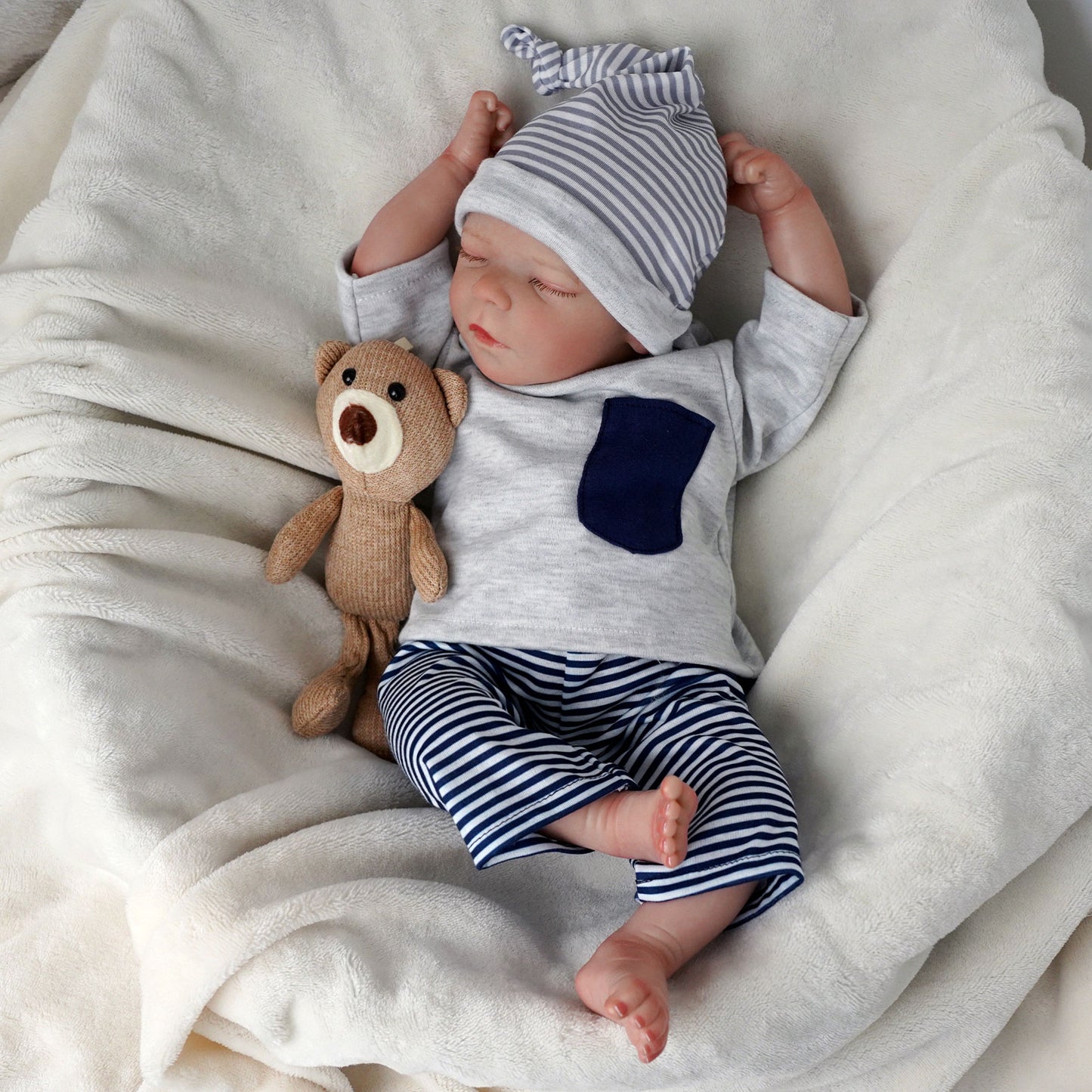 Brastoy Bebê Reborn Boneco 100% Silicone Menino Realista 48cm OTA-IG262CS