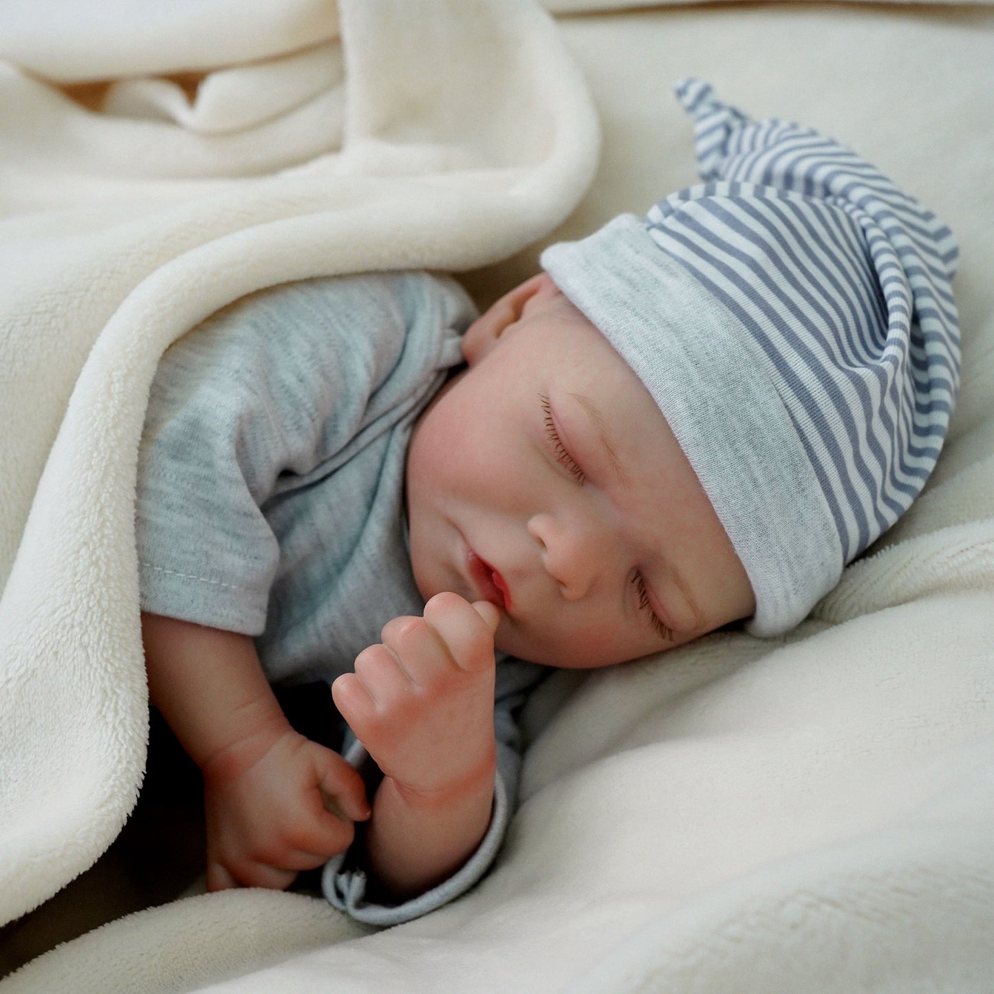 Brastoy Bebê Reborn Boneco 100% Silicone Menino Realista 48cm OTA-IG262CS